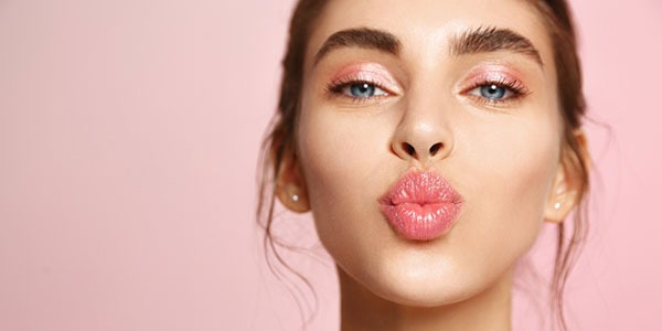 Lip Scrubs - Βοηθούν πραγματικά τα χείλη;